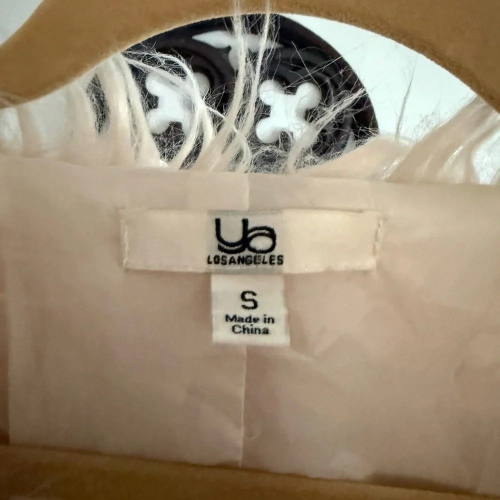 Women's Pale Pink Faux Fur Jacket - Picture 4 of 6